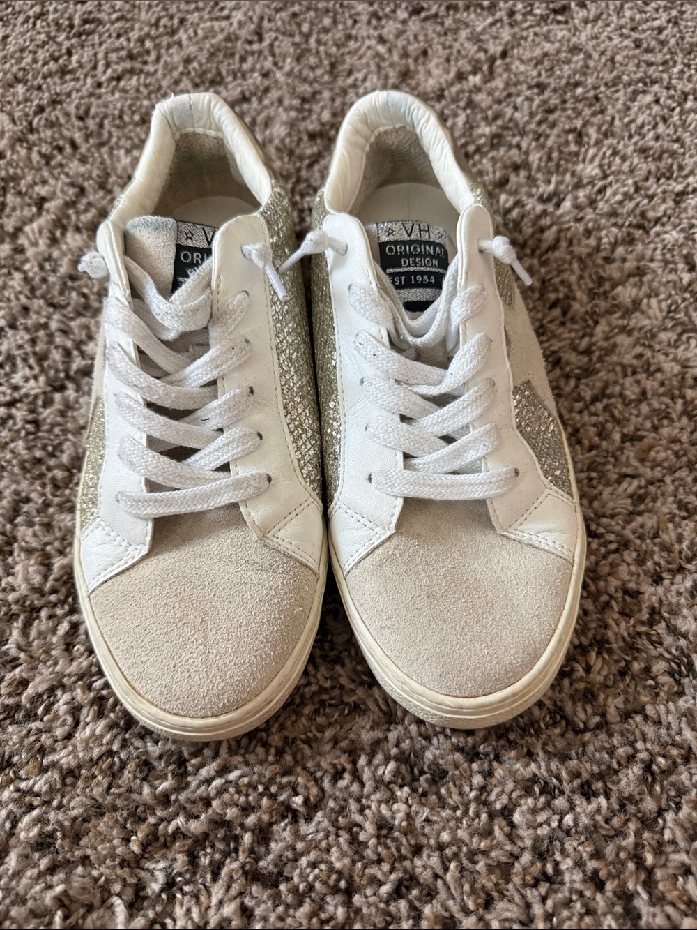 Vintage Havana White and Gold Low-Top Sneakers
